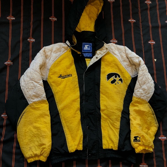 Iowa Hawkeyes - Picture 1 of 5